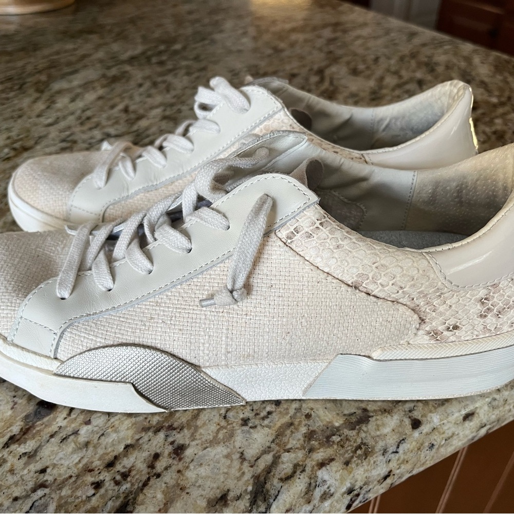 Dolce Vita Cream Sneakers Low-Top Casual